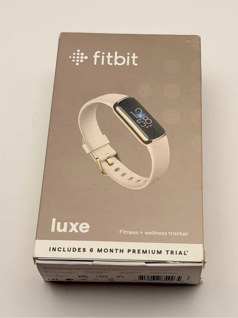 Fitbit Luxe, New, Full Set, Gold/white, MSRP 187$,
